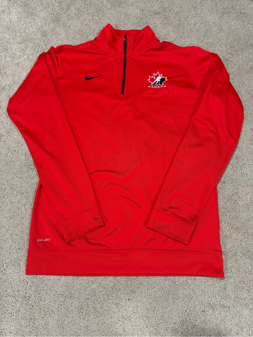 Nike Dri-Fit Quarter-Zip Team Canada Sweater with Canada Hockey Logo size M
